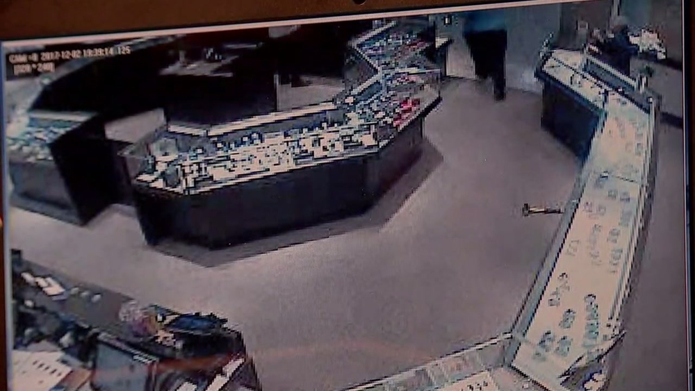 Memorial City Mall smash grab