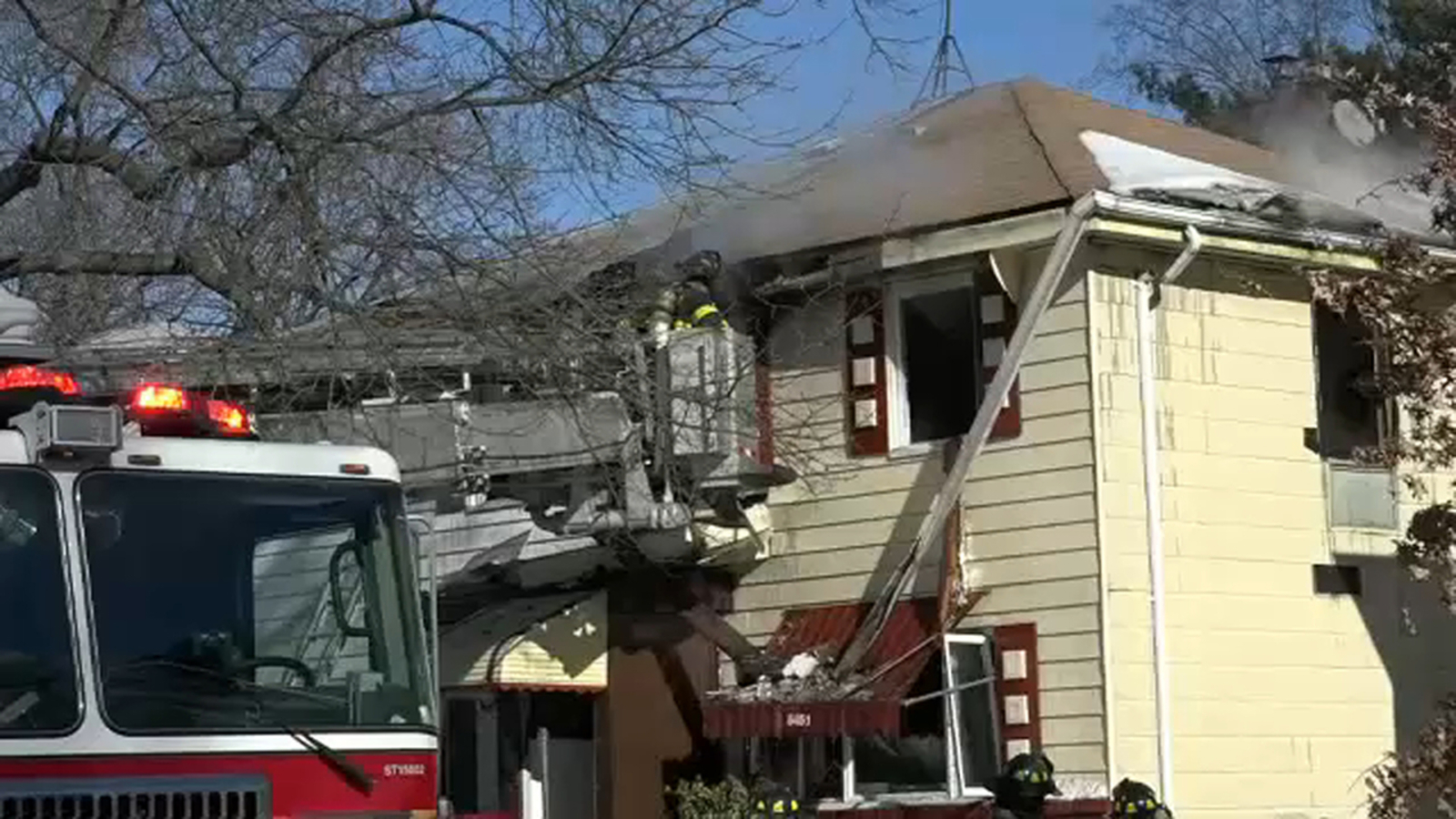 60-year-old woman killed in house fire in Queens - ABC7 New York