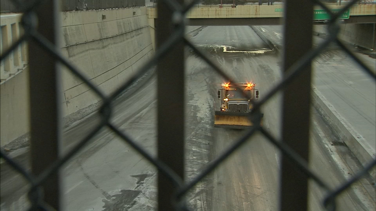Ice from water main break shuts down Vine St Expressway
