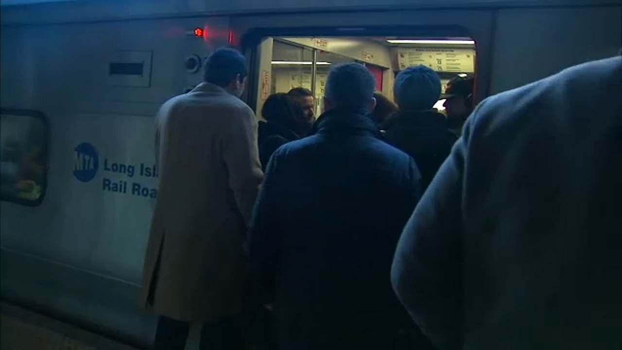 Gov. Cuomo announces MTA ahead of schedule on new project for LIRR's main line
