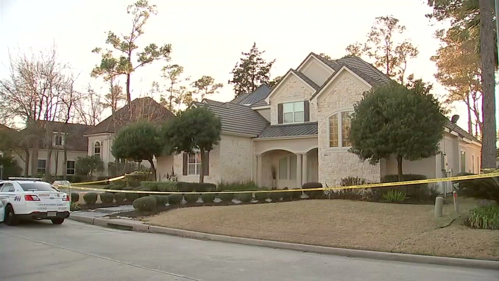 Source: Couple killed at home in gated community were 'executed'