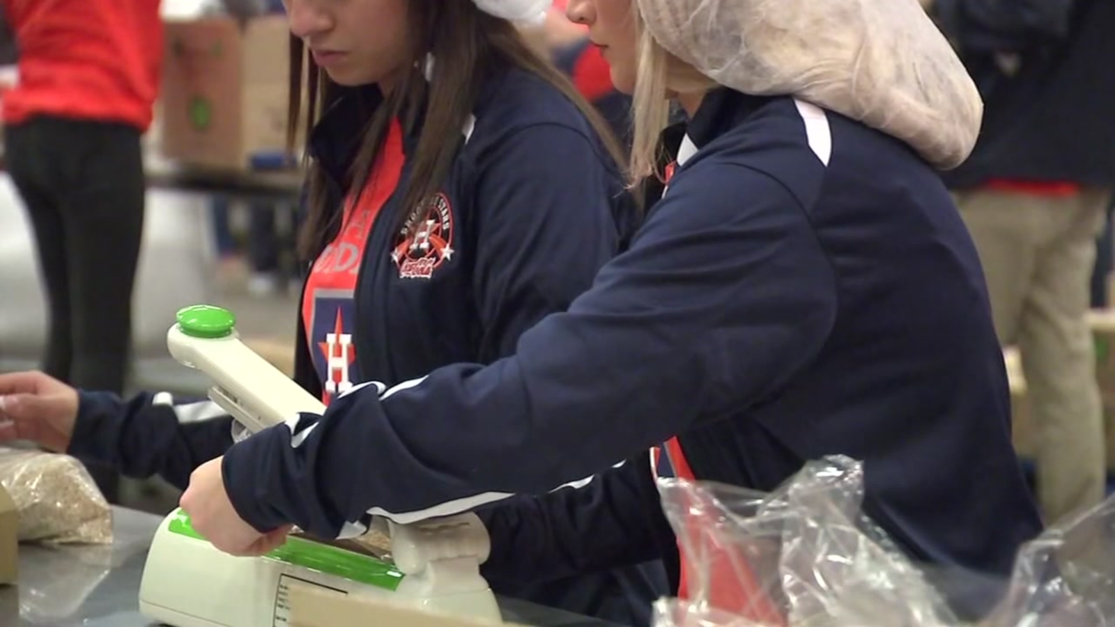 Houstonians honor Martin Luther King Jr. through day of service - ABC13 ...