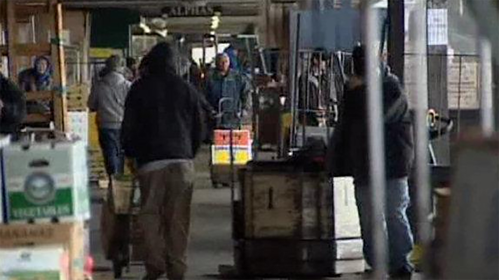 Strike averted at Hunts Point Produce Market in the Bronx - ABC7 New York