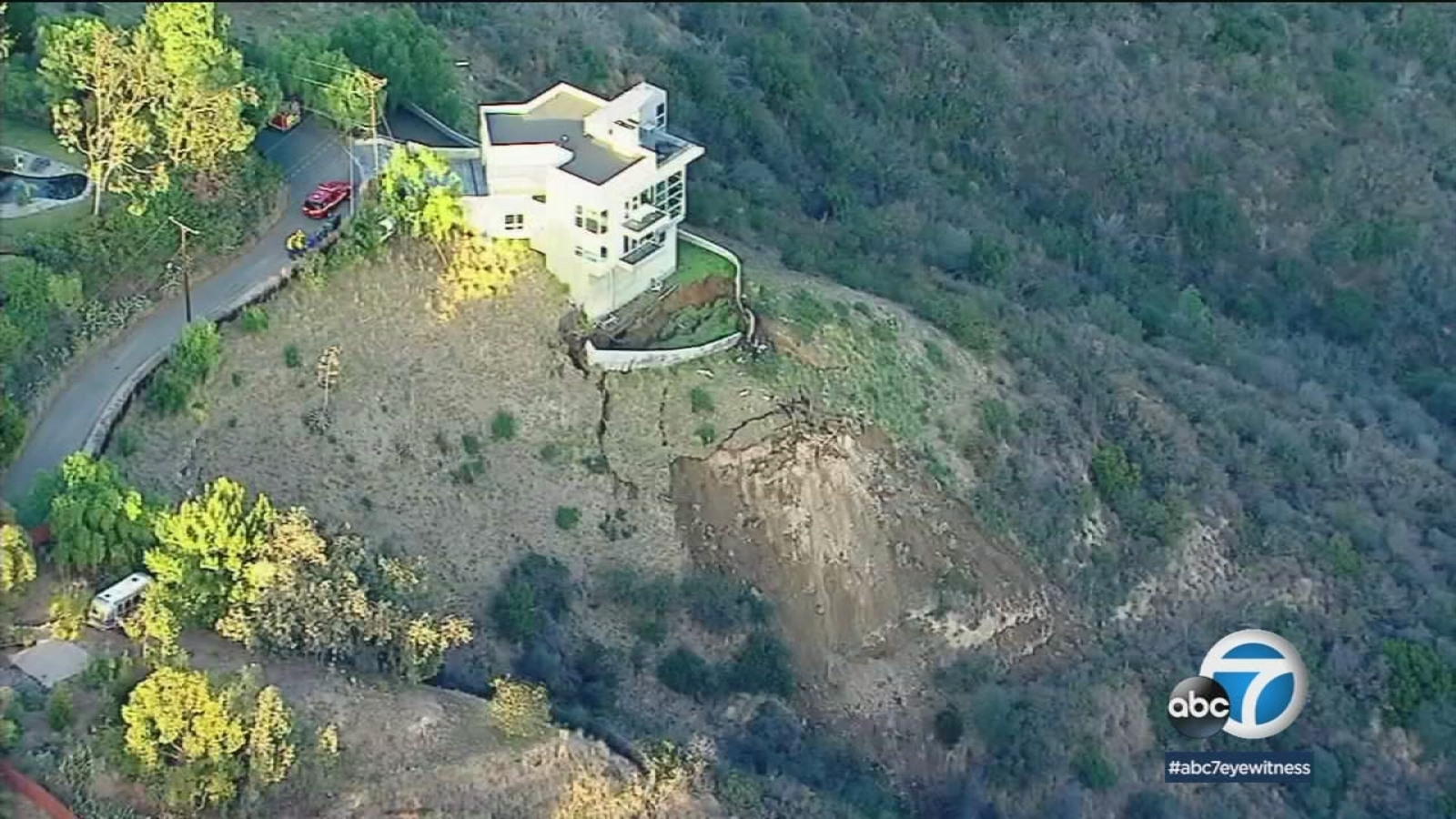 Ground crumbles around Malibu home amid active landslide - ABC7 Los Angeles