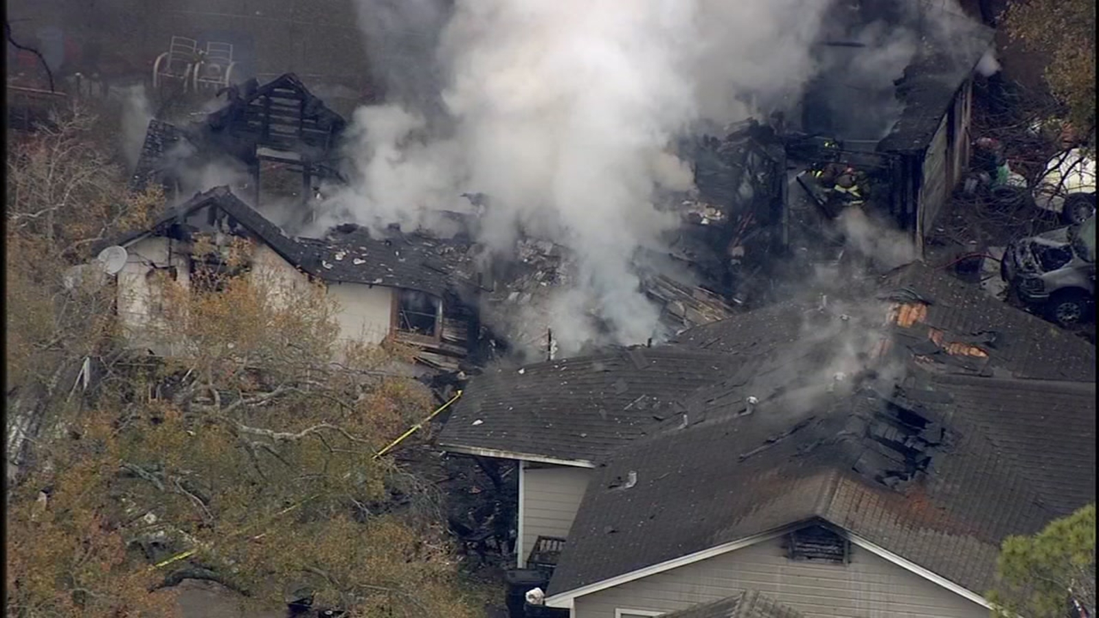 House fire spreads to 3 other homes in north Houston ABC13 Houston