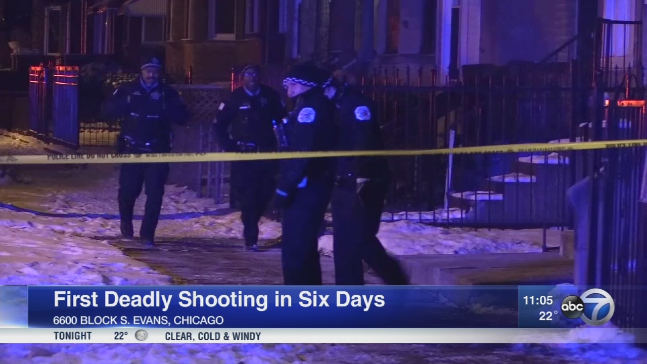 2 killed in Chicago's 1st deadly shooting in 6 days