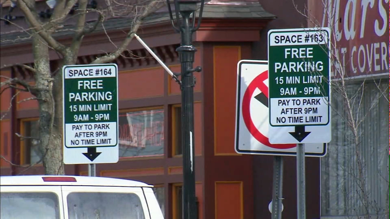 Bay Shore business owners blame customer drop on lack of bilingual signs