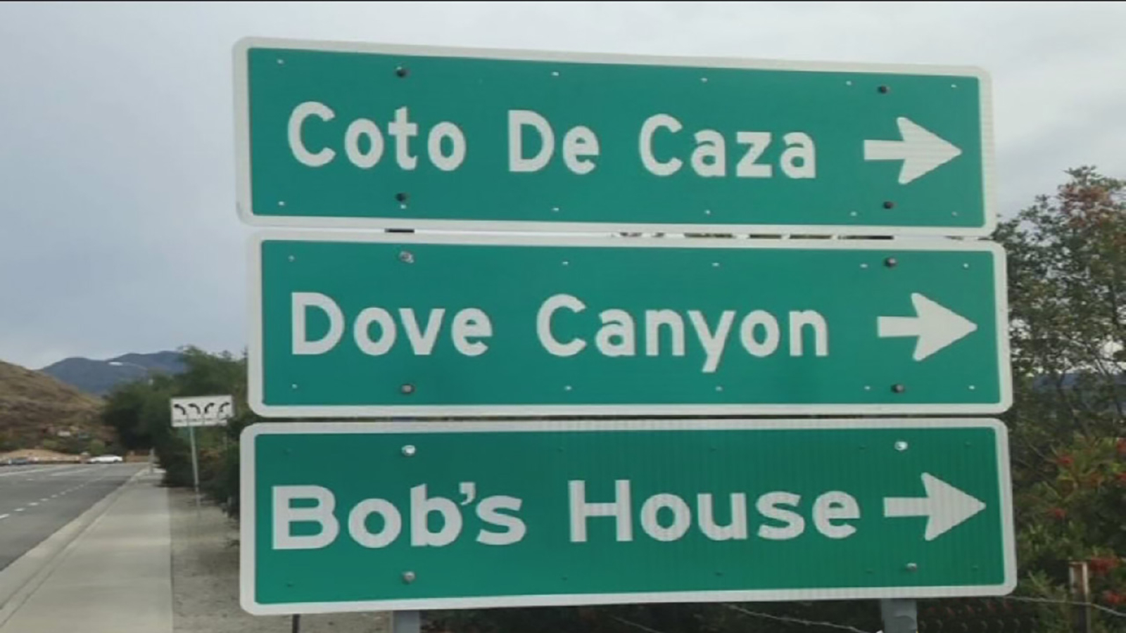 Odd street sign to 'Bob's House' pops up in Orange County ABC7 New York