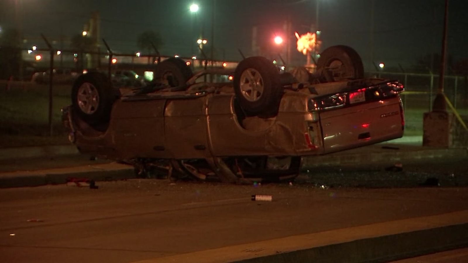 Man killed, teen injured in crash at Washburn Tunnel ABC13 Houston