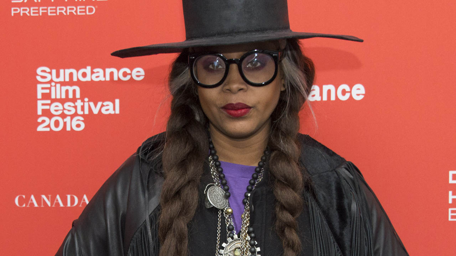 Erykah Badu says Hitler 'wonderful painter' comment, stance