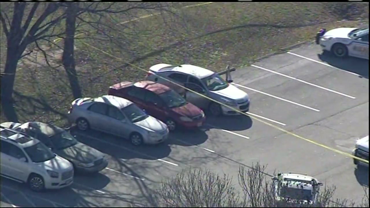 Deputy kills robbery suspect after alleged knife threat