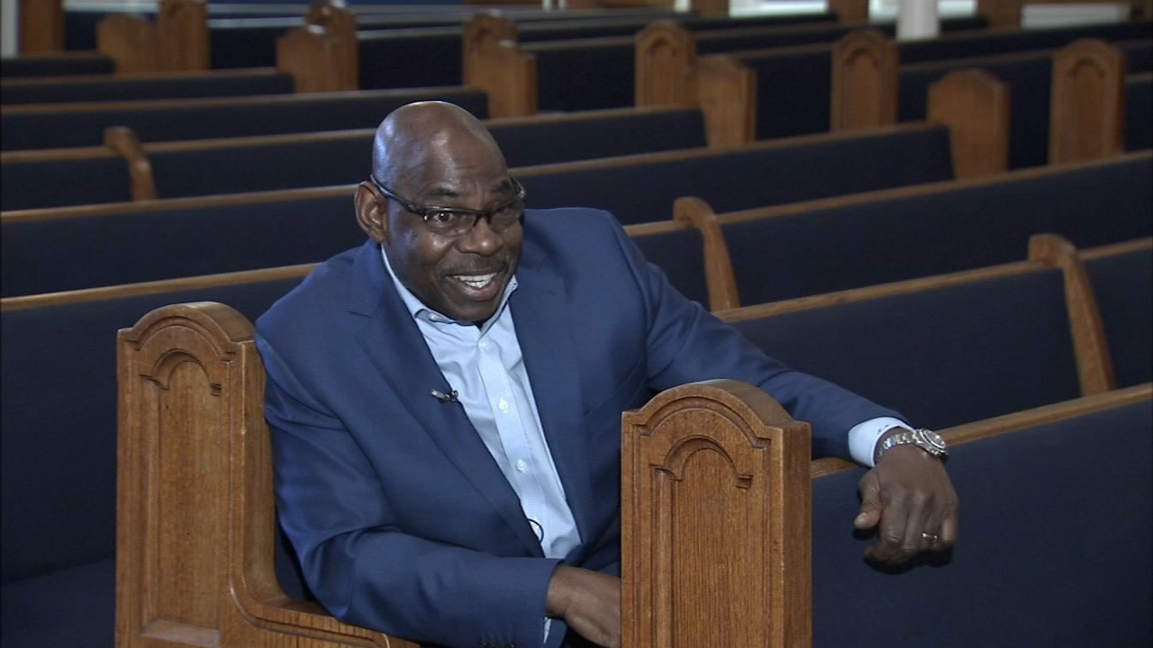 VIDEO: Former Eagles RB now leading the team through faith