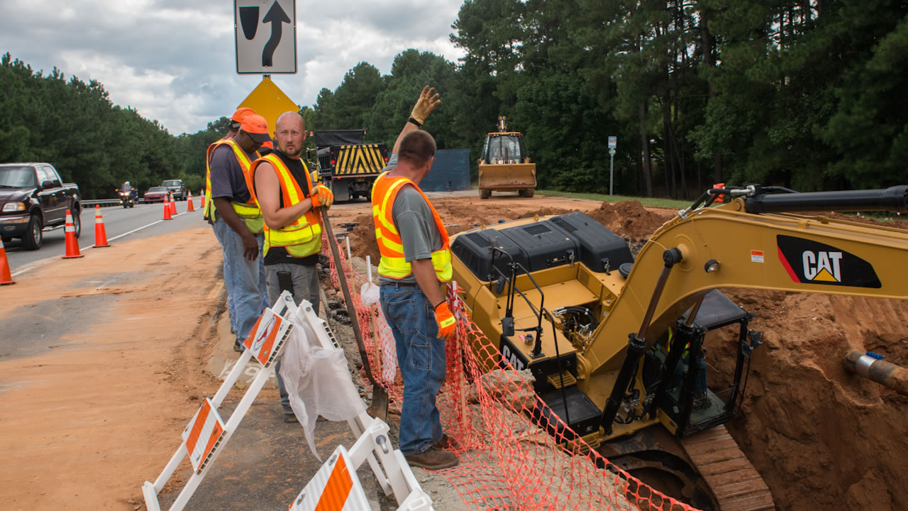 Hammond Road remains closed due to sinkhole