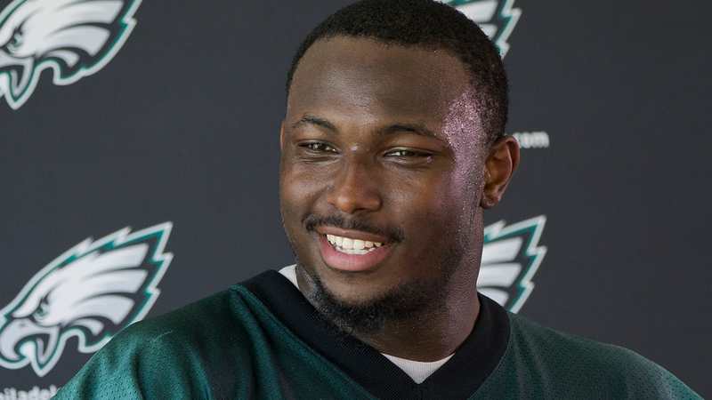 Philadelphia Eagles RB LeSean McCoy responds to burger tip controversy