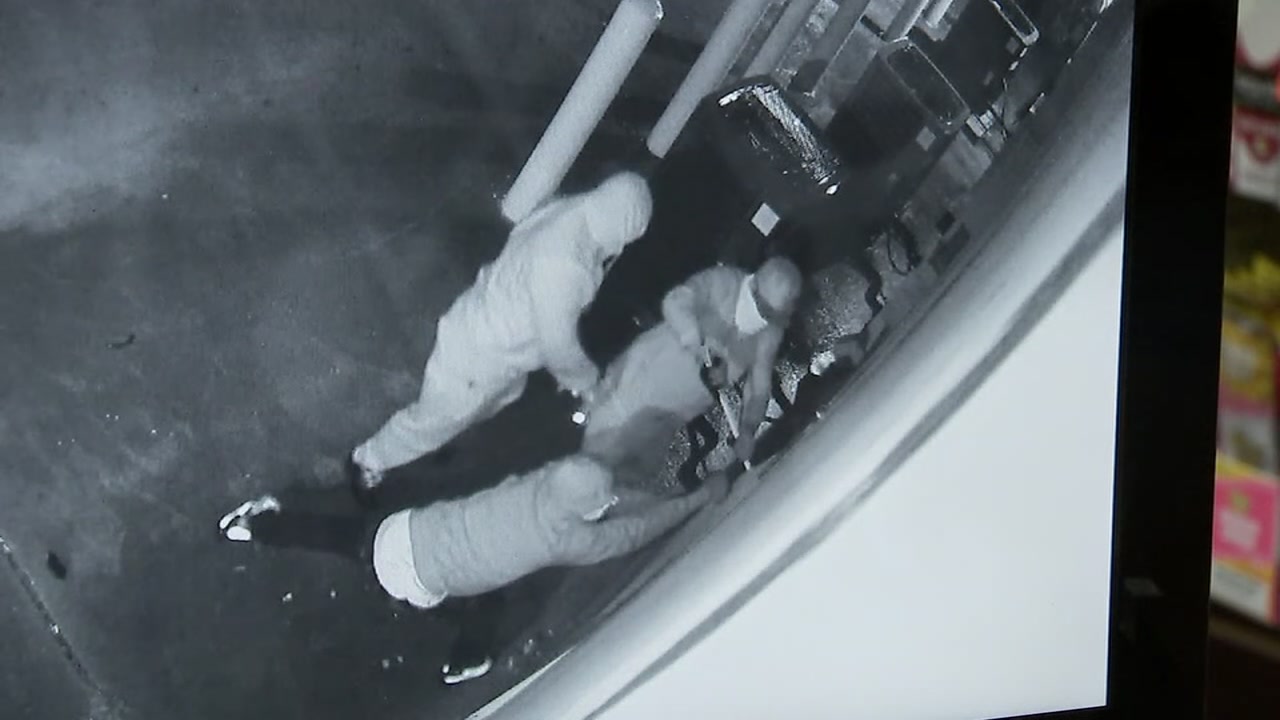 Thieves rob smoke shop for 2nd time in a week