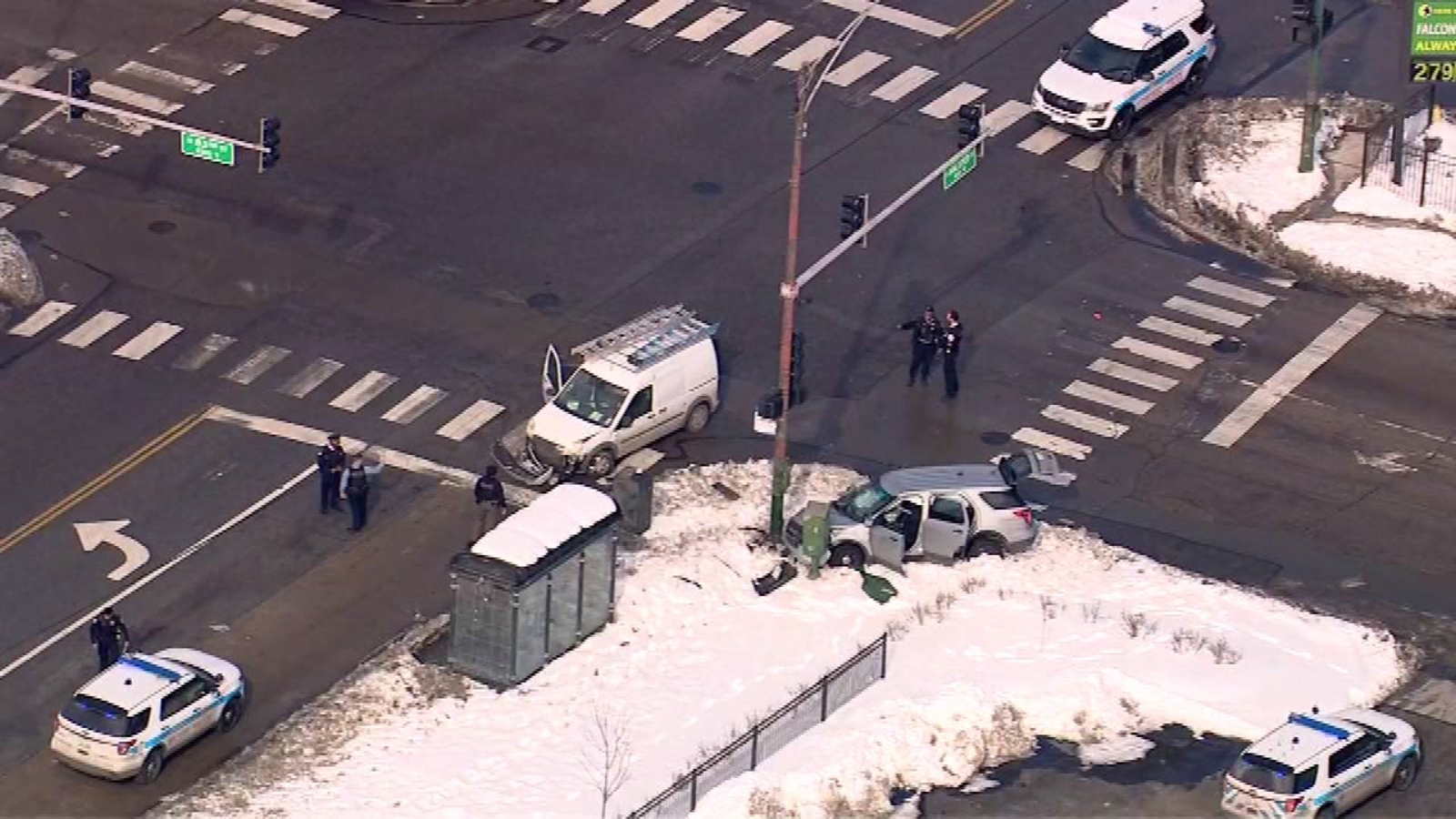 3 Chicago police officers injured in Auburn Gresham crash - ABC7 Chicago