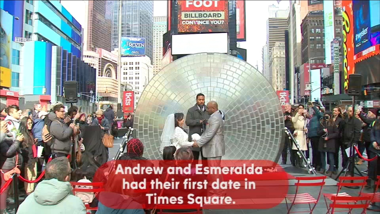 Valentine S Day Features Weddings Proposals In Times Square Valentine S Day Features Weddings Proposals In Times Square Abc7ny