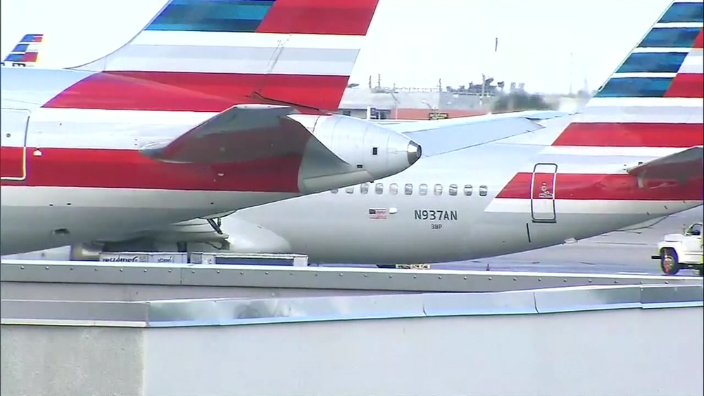 Airline agent saves 2 girls from suspected human trafficker