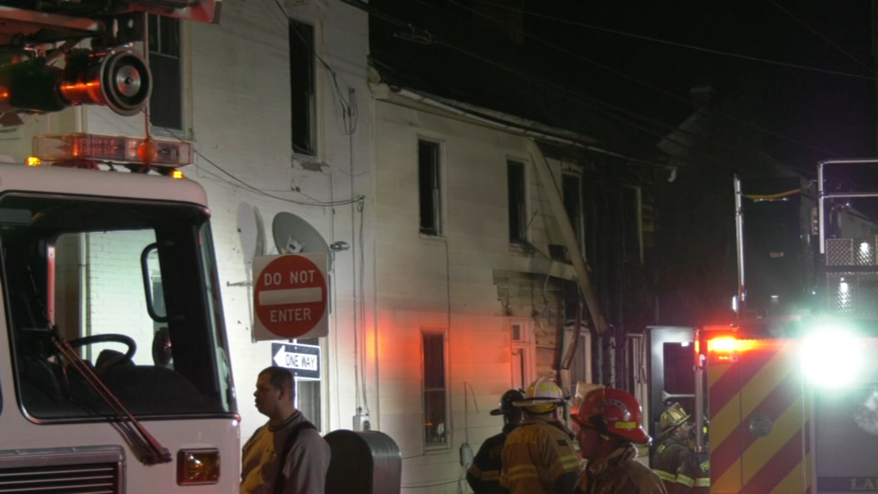 Fire damages apartment building