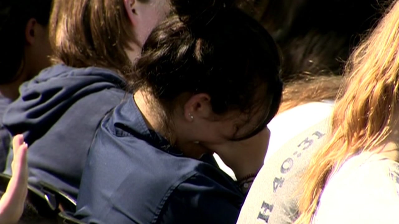 Bay Area alumni from Florida school gather for support during difficult time