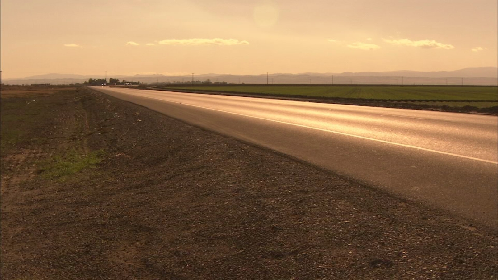 1 dead, 1 hospitalized after car crash in Hanford ABC30