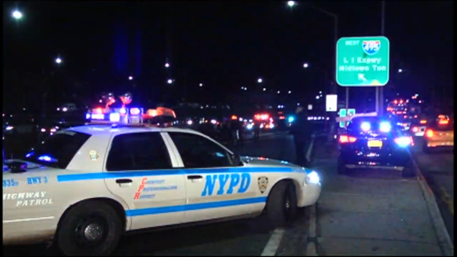 Man fatally struck on Long Island Expressway in Queens - ABC7 New York