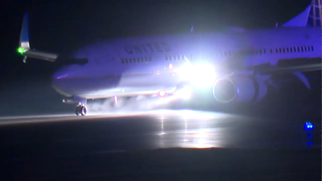 United Airlines flight from Newark suffers blown tire