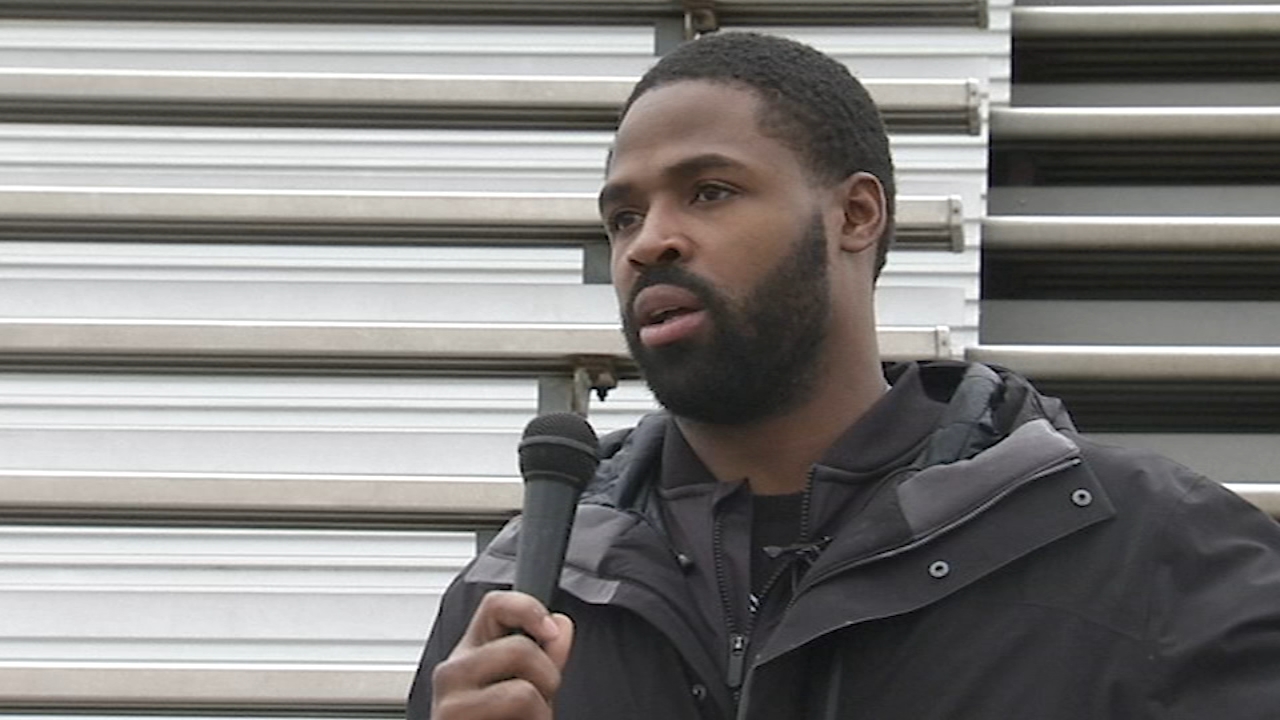 Torrey Smith speaks at Plymouth Whitemarsh