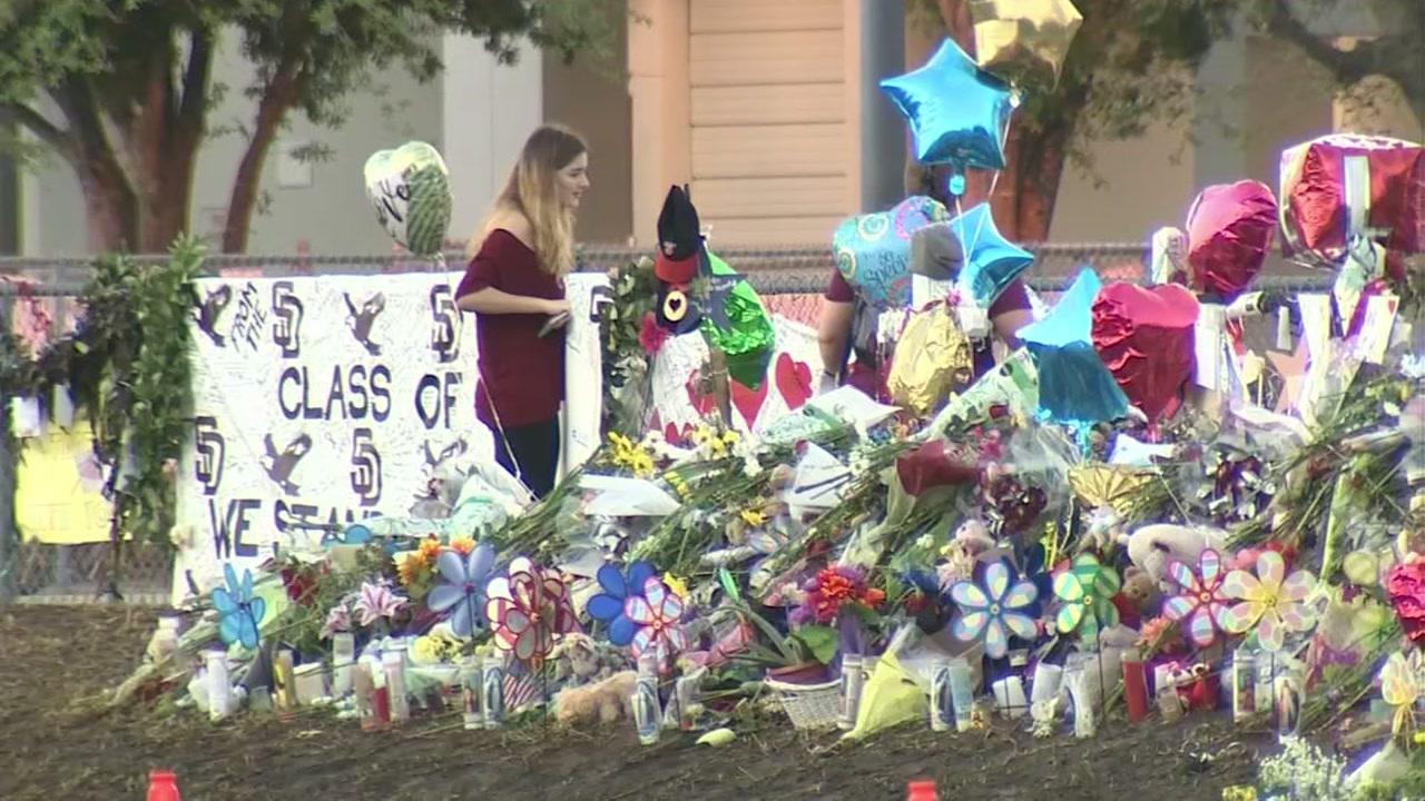 Students return to Florida school for first time since mass shooting