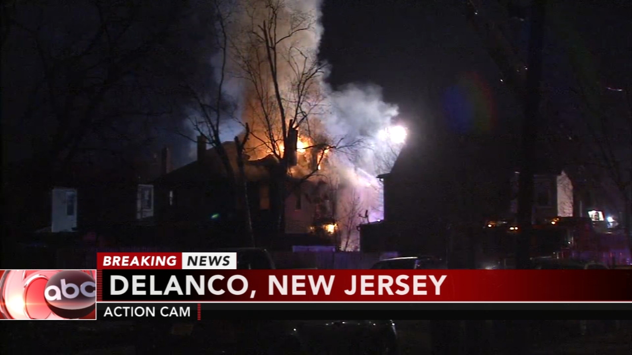 2 injured in Delanco fire