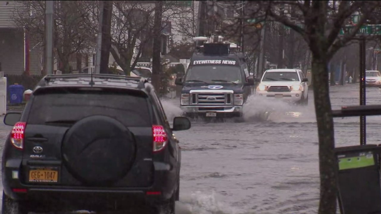Powerful Nor'easter flooding parts of Tri-State area, causing travel delays