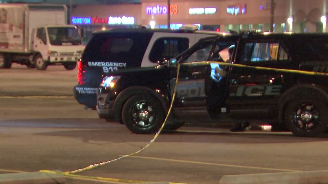 2 men shot in parking lot of Carrington's Sports Bar