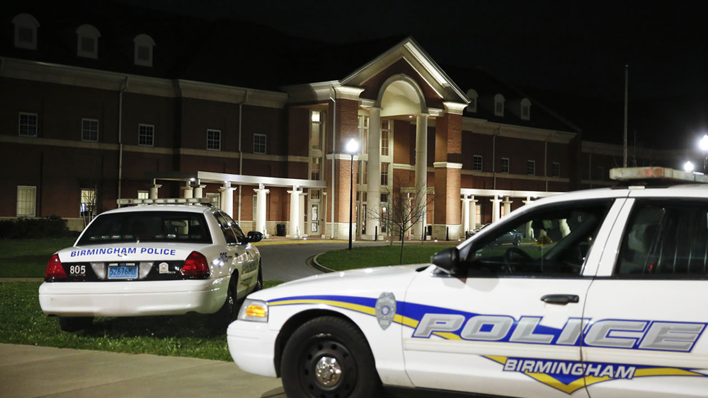 2 students accidentally shot at Alabama high school
