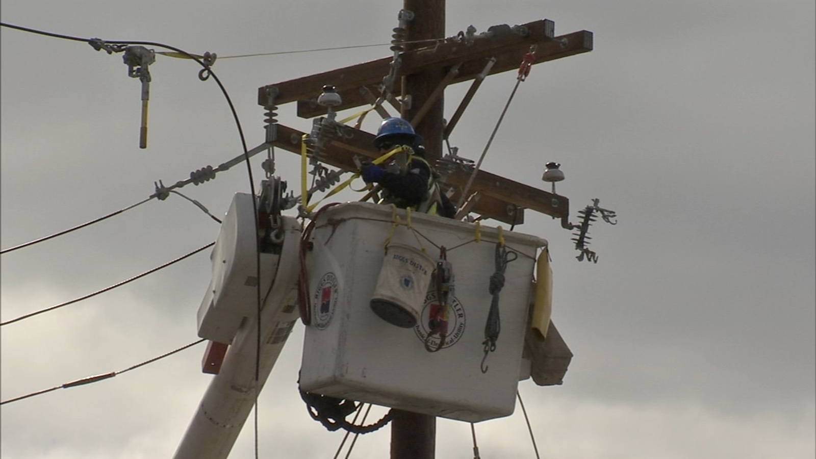 Crews continue to work to restore power after 2 storms - 6abc Philadelphia