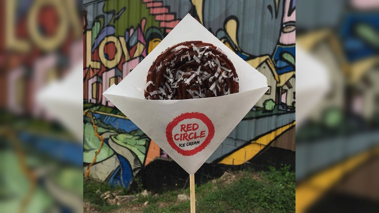 Heart-shaped churros dessert spot hits Houston