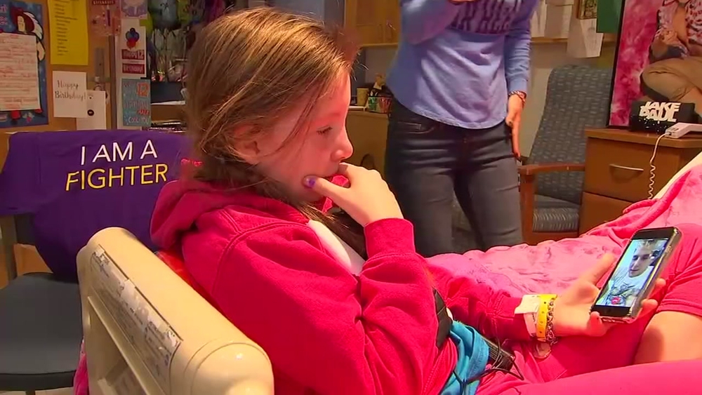 Girl fighting cystic fibrosis gets FaceTime surprise from YouTube star