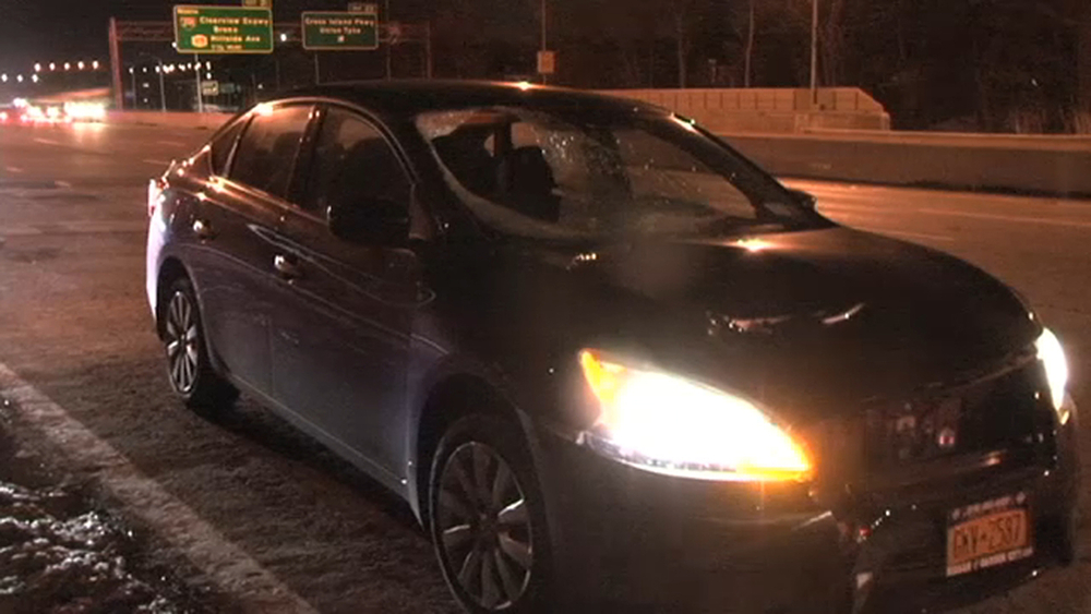 Man struck, killed on Grand Central Parkway after fight with girlfriend