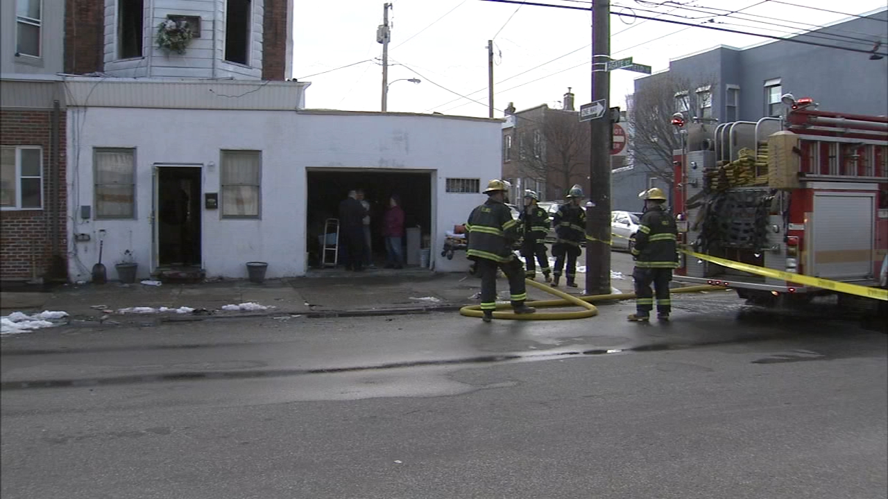 Adult, child injured in Port Richmond fire