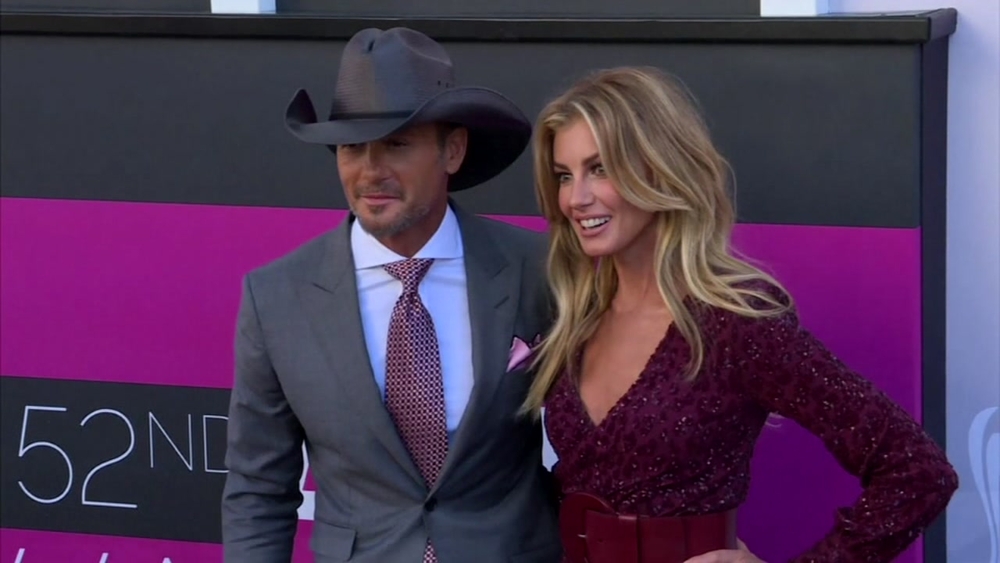 Country star Tim McGraw faints during concert in Ireland