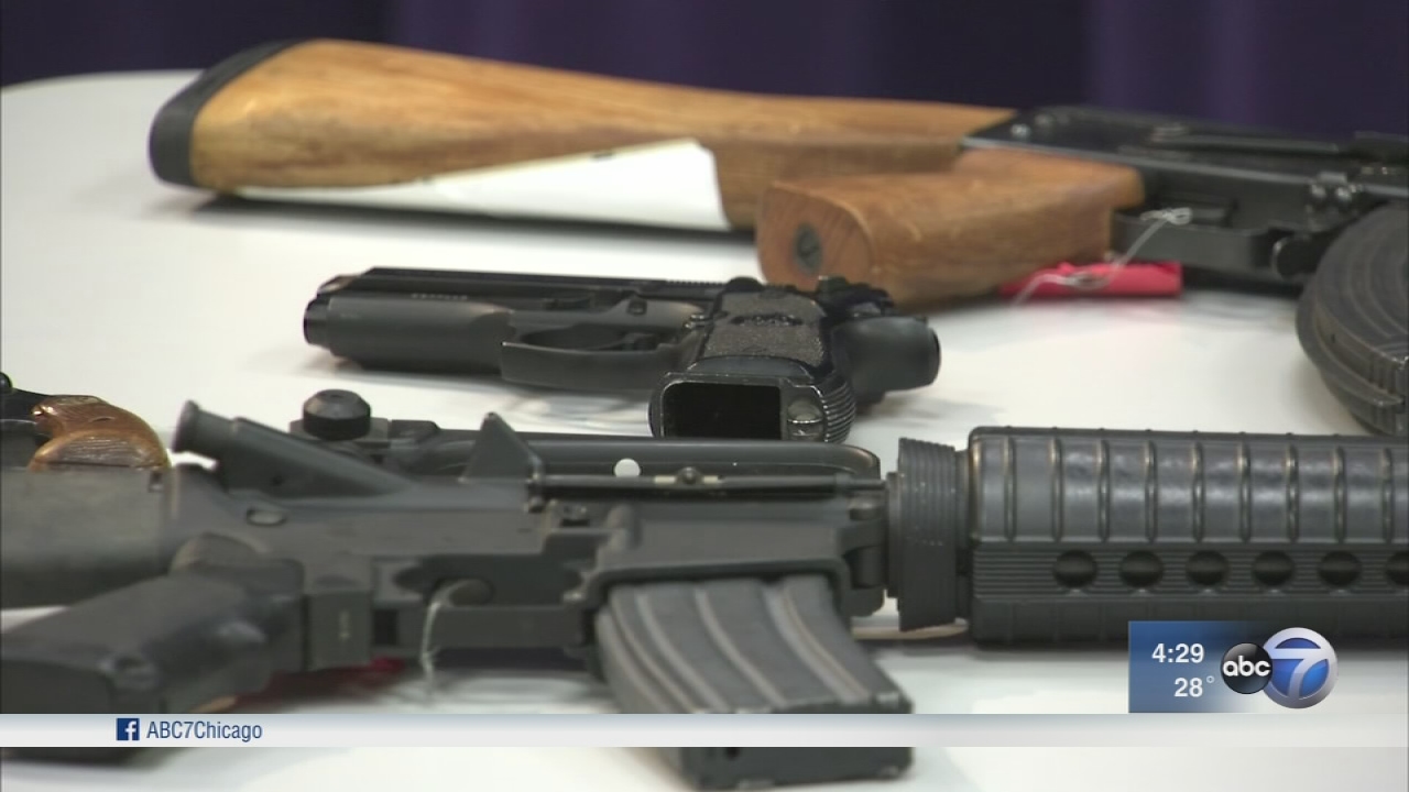 Gov. Rauner vetoes bill to license gun dealers