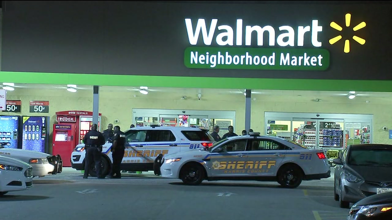 Robbers on the run after breaking into Walmart pharmacy and leading