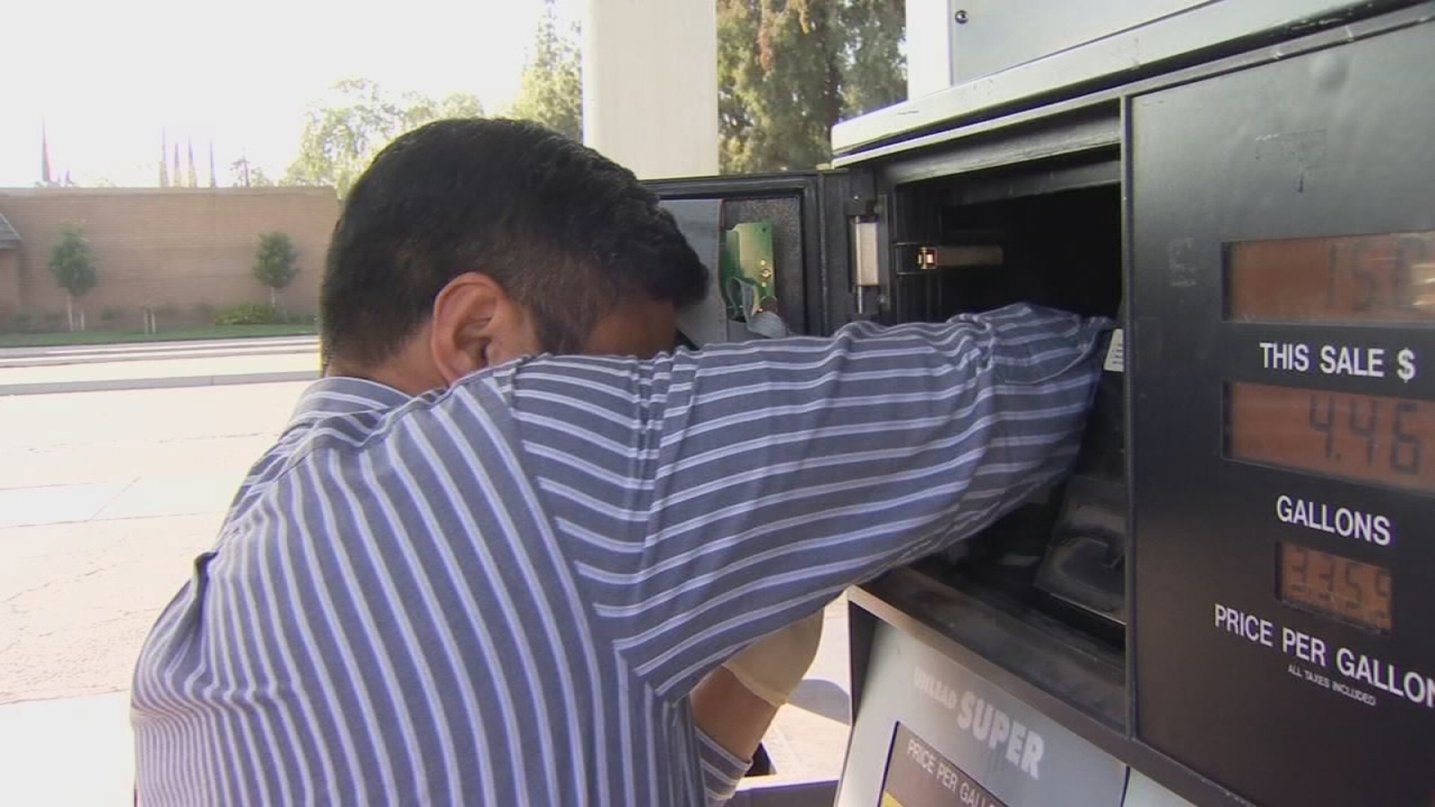 Police offer new trick to help you avoid being hit by credit card