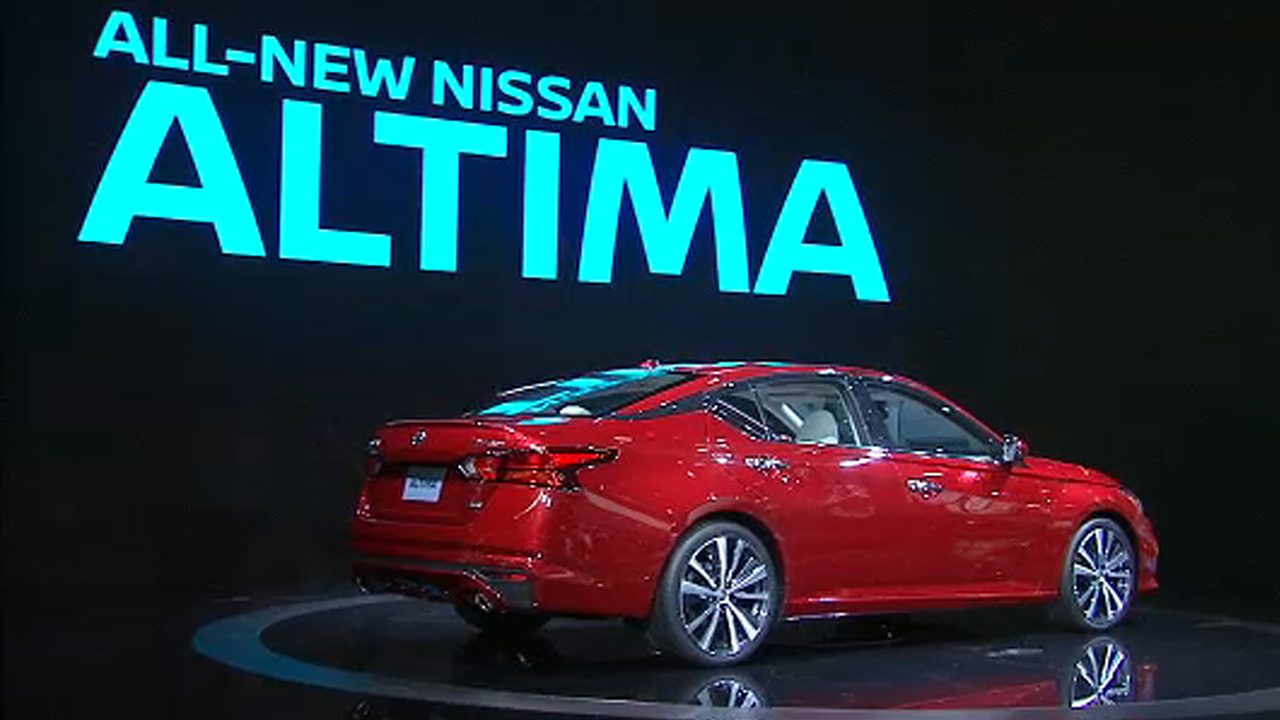 New York International Auto Show opens to the public