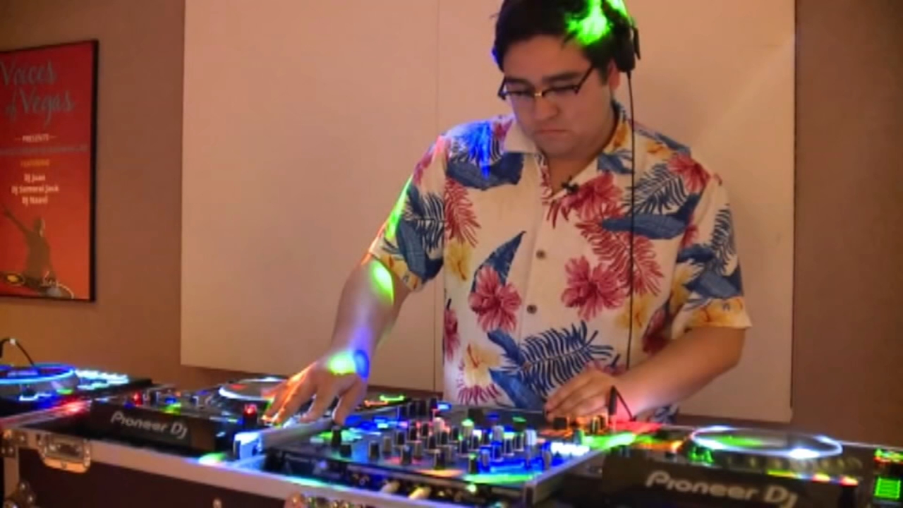 Nevada library draws teens with DJ learning booth