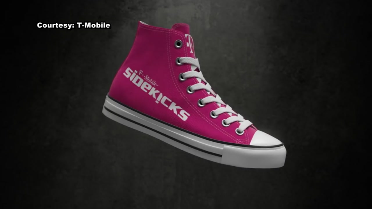 T-Mobile unveils Sidekicks