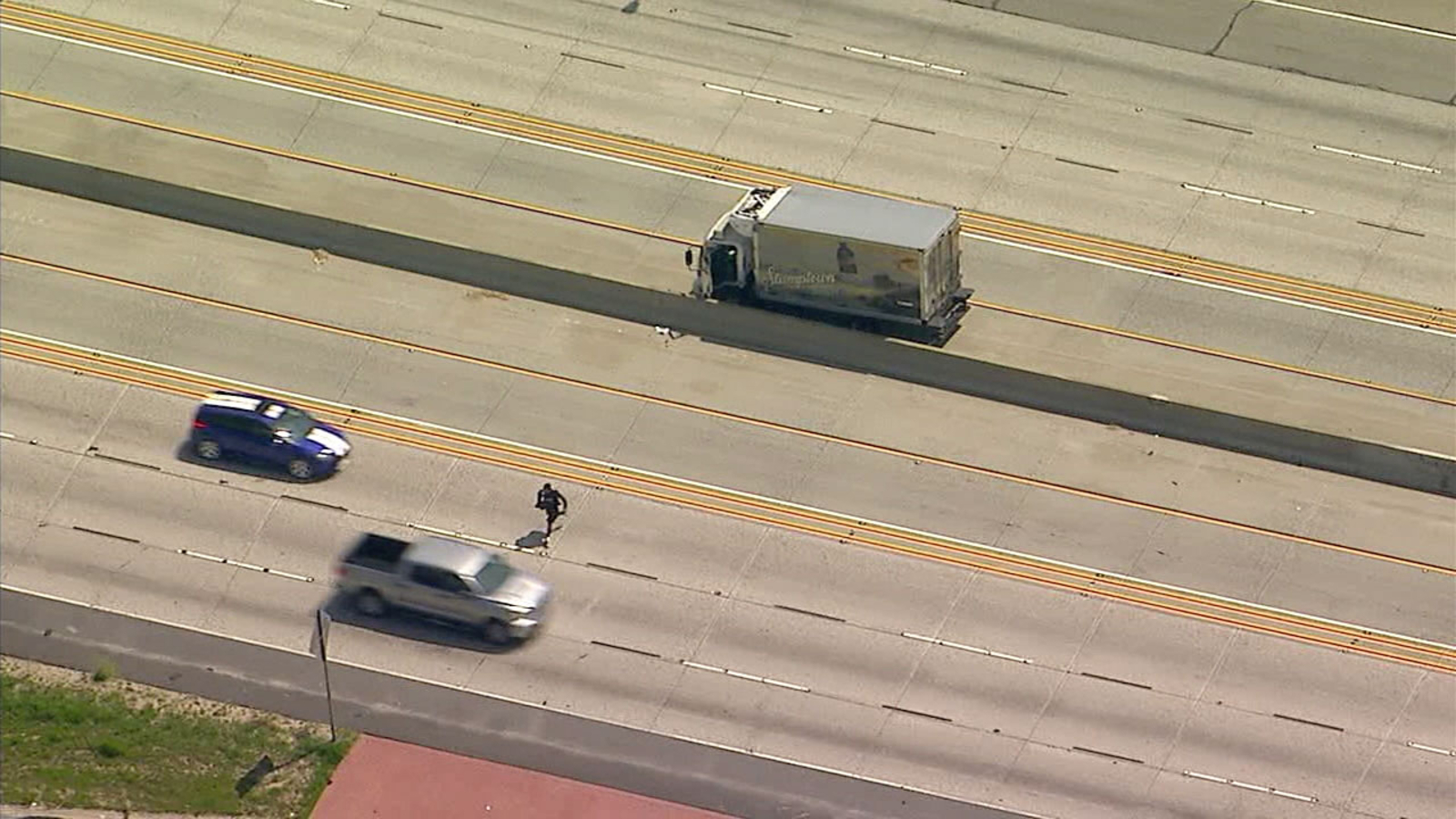 Driver in box truck arrested after chase in Santa Clarita area - ABC7 ...