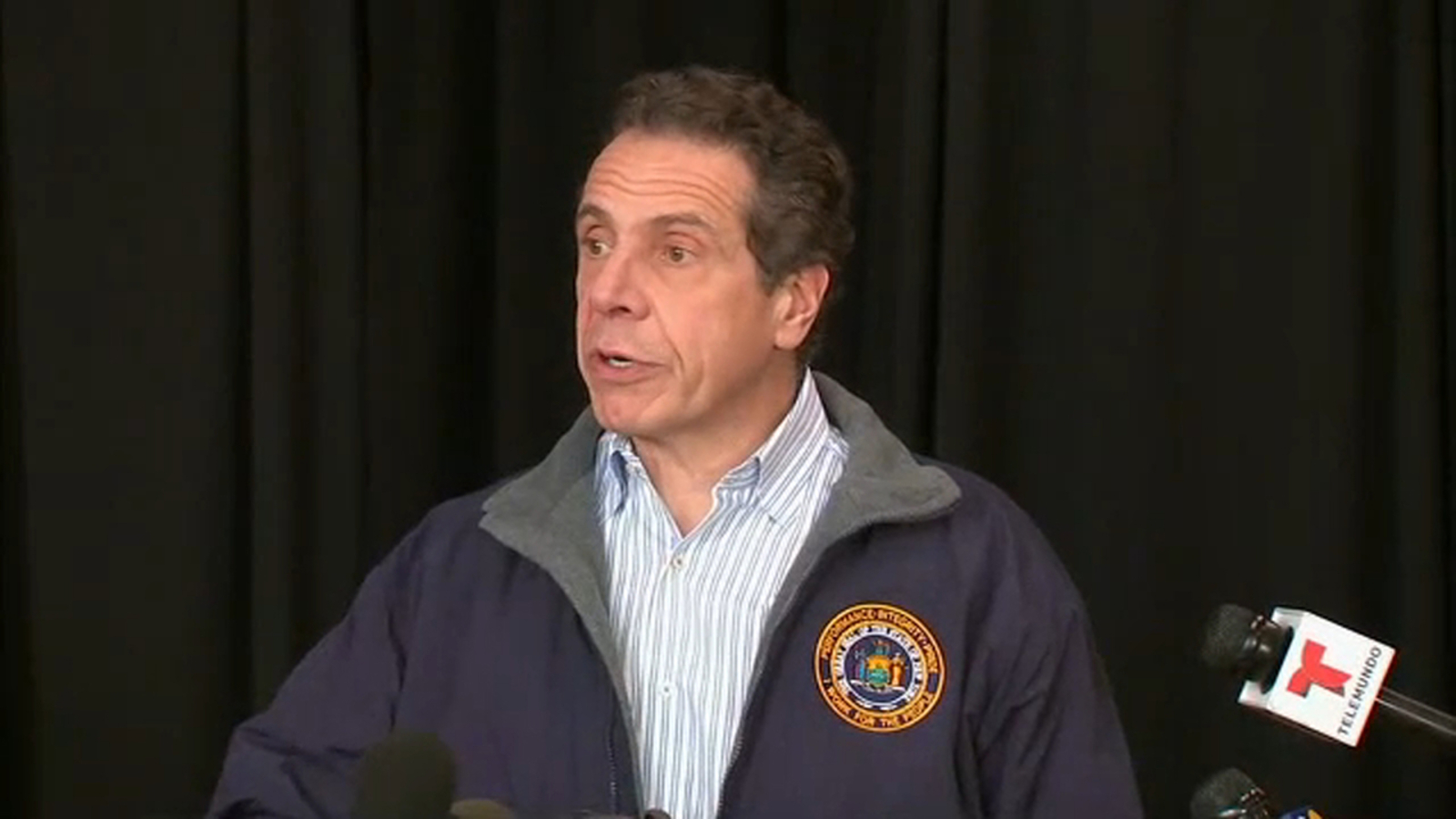 Gov. Andrew Cuomo signs executive order calling for monitor of NYCHA