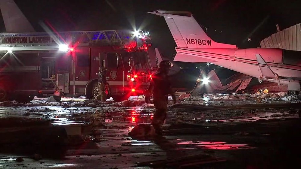 Hangar collapse at Hobby Airport