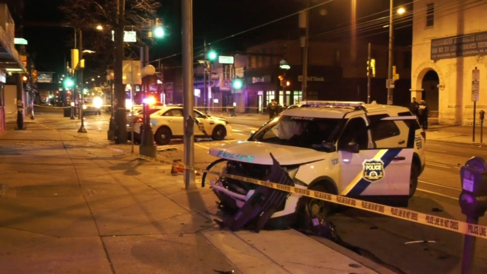 3 Philadelphia police officers responding to shooting injured in crash ...