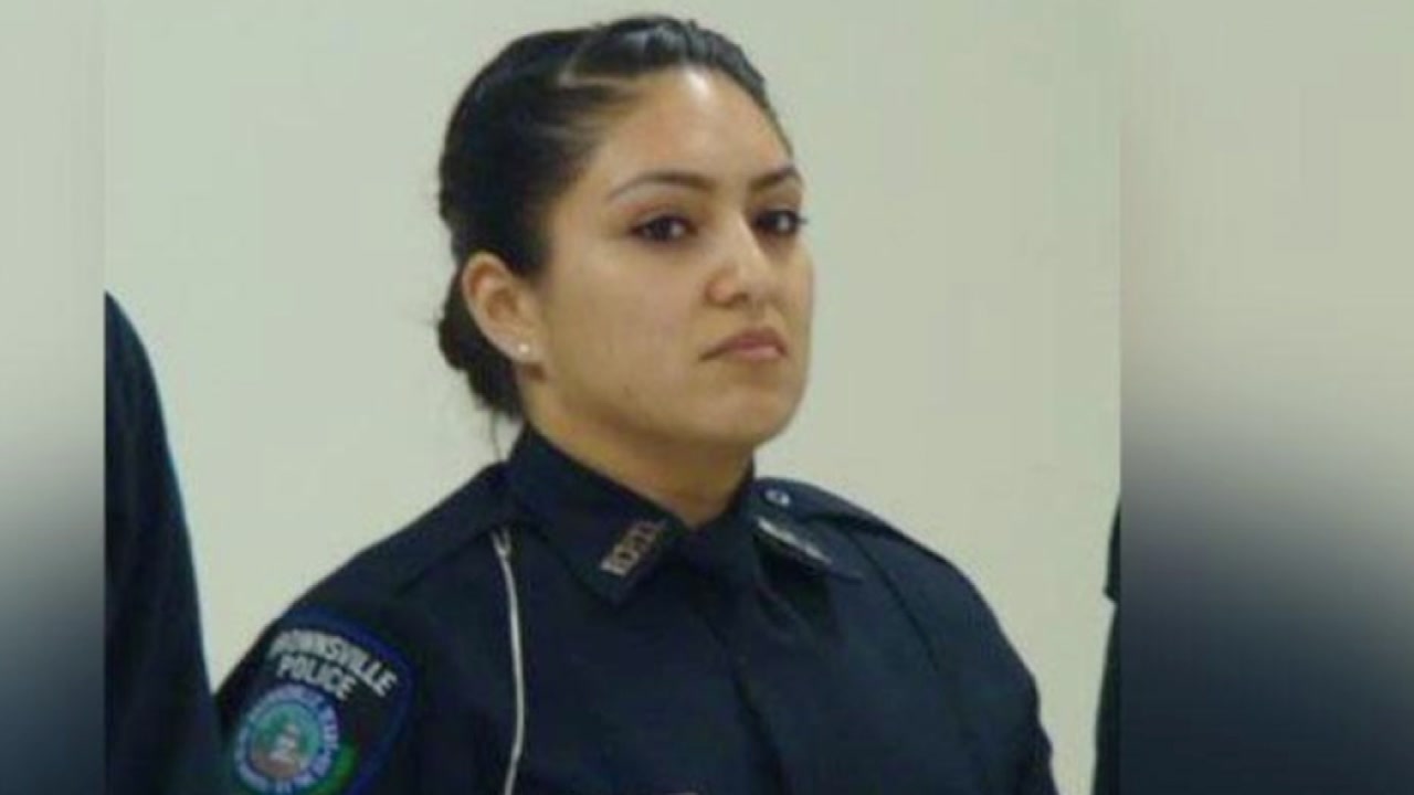 Officer facing charges after boyfriend smuggled into Texas